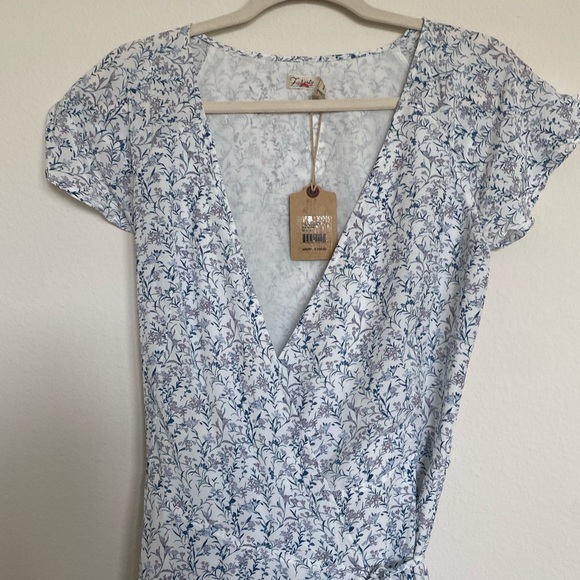 Faherty Wrap Dress - Picture 3 of 4